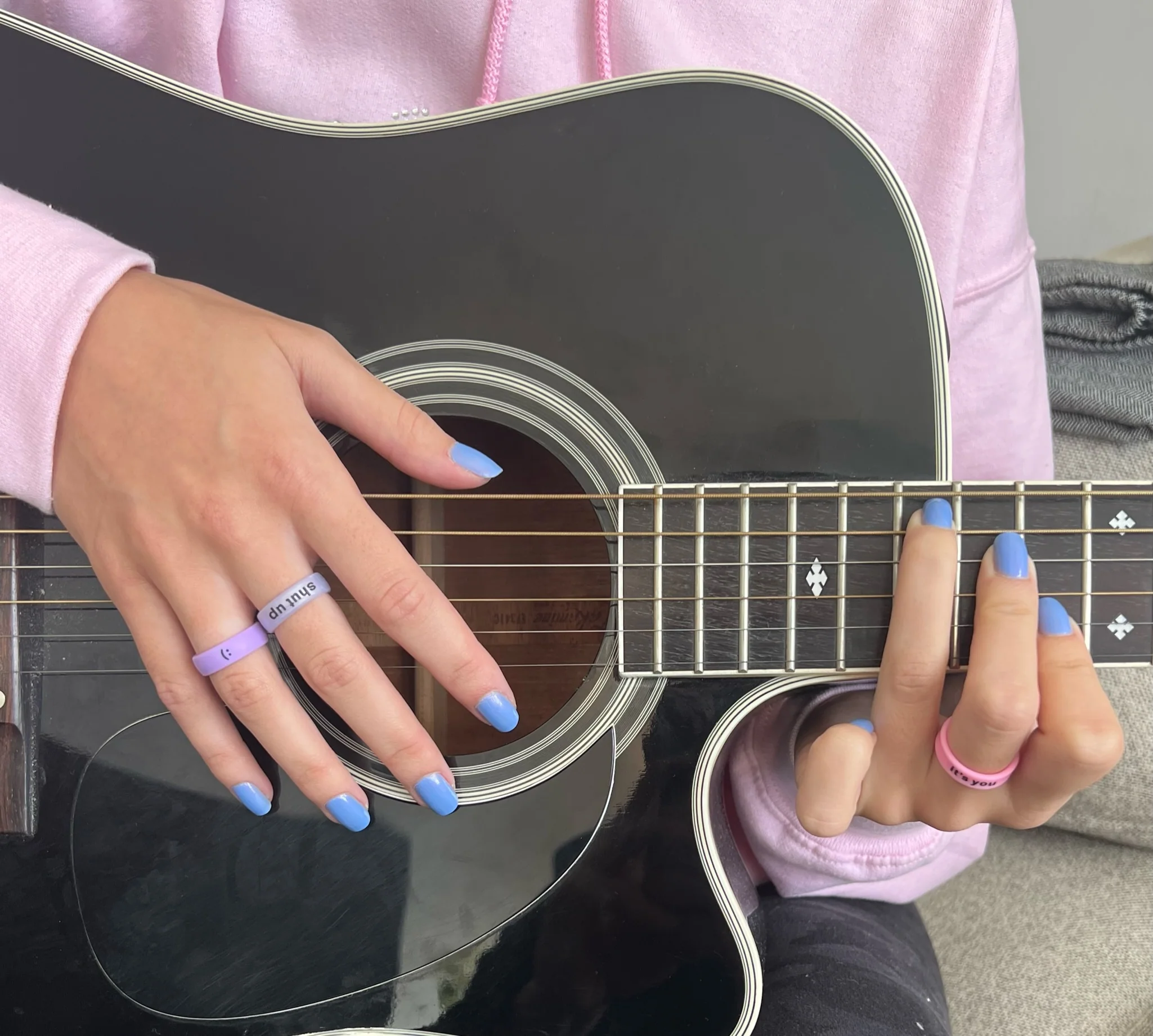 Flip Reversible shut up / kiss me Ring - Image 11