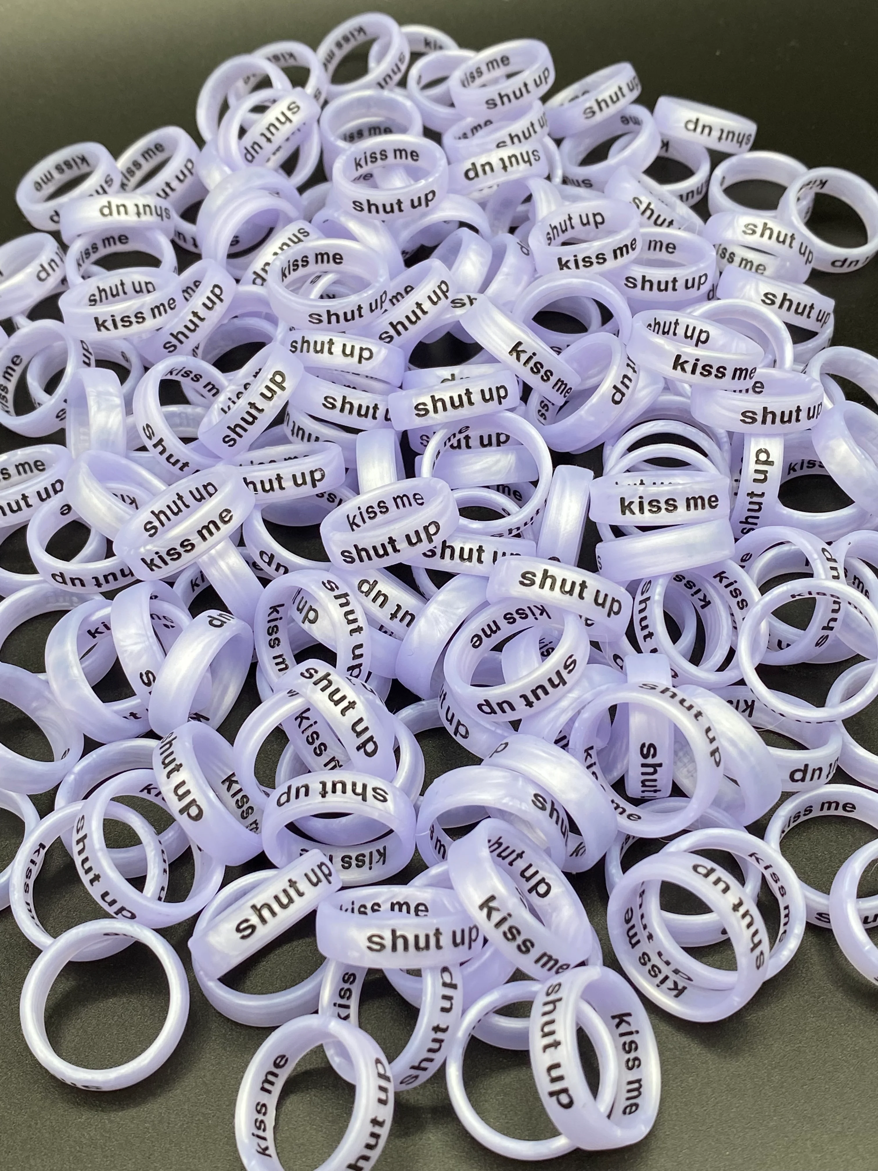 Flip Reversible shut up / kiss me Ring - Image 3