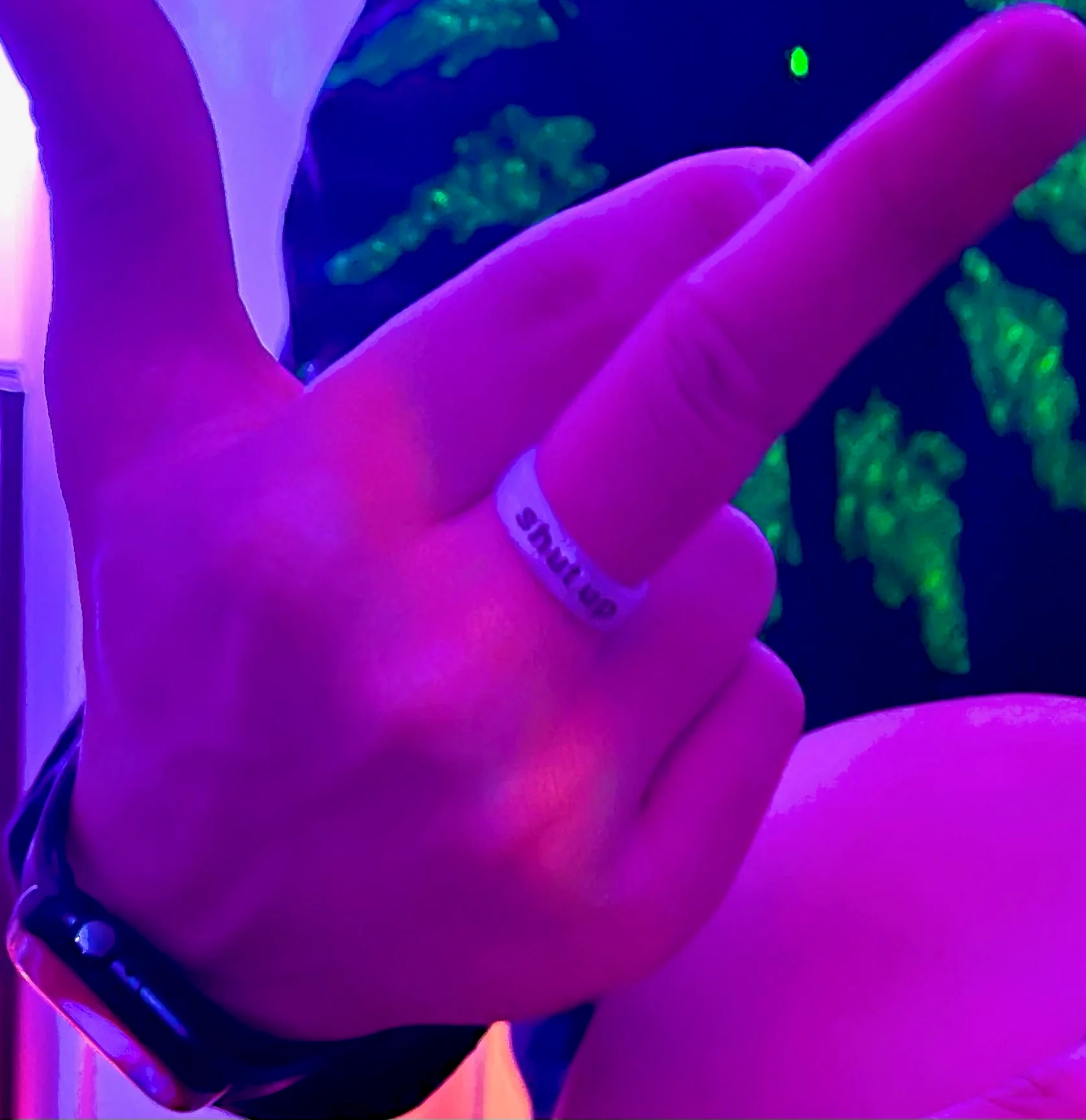 Flip Reversible shut up / kiss me Ring - Image 6