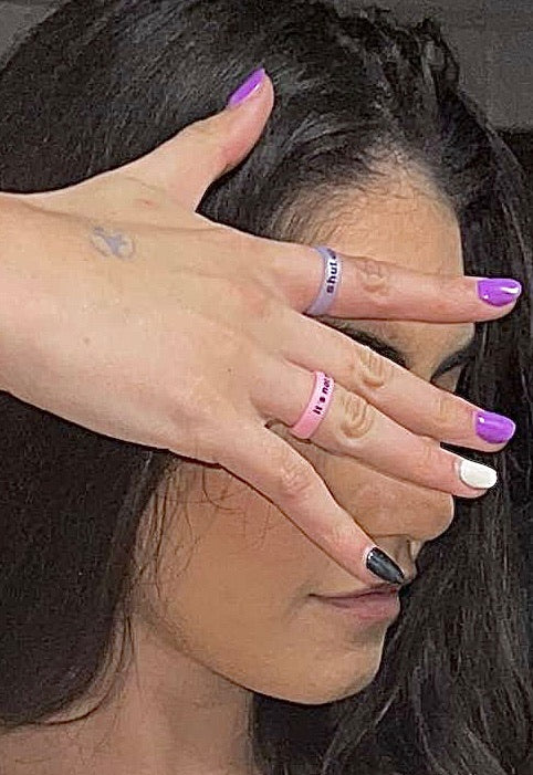 Flip Reversible shut up / kiss me Ring - Image 8