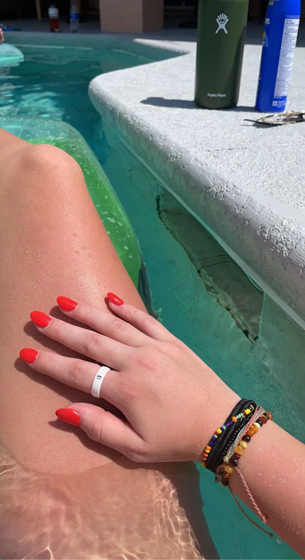 Flip Reversible smile / frown ring white - Image 7