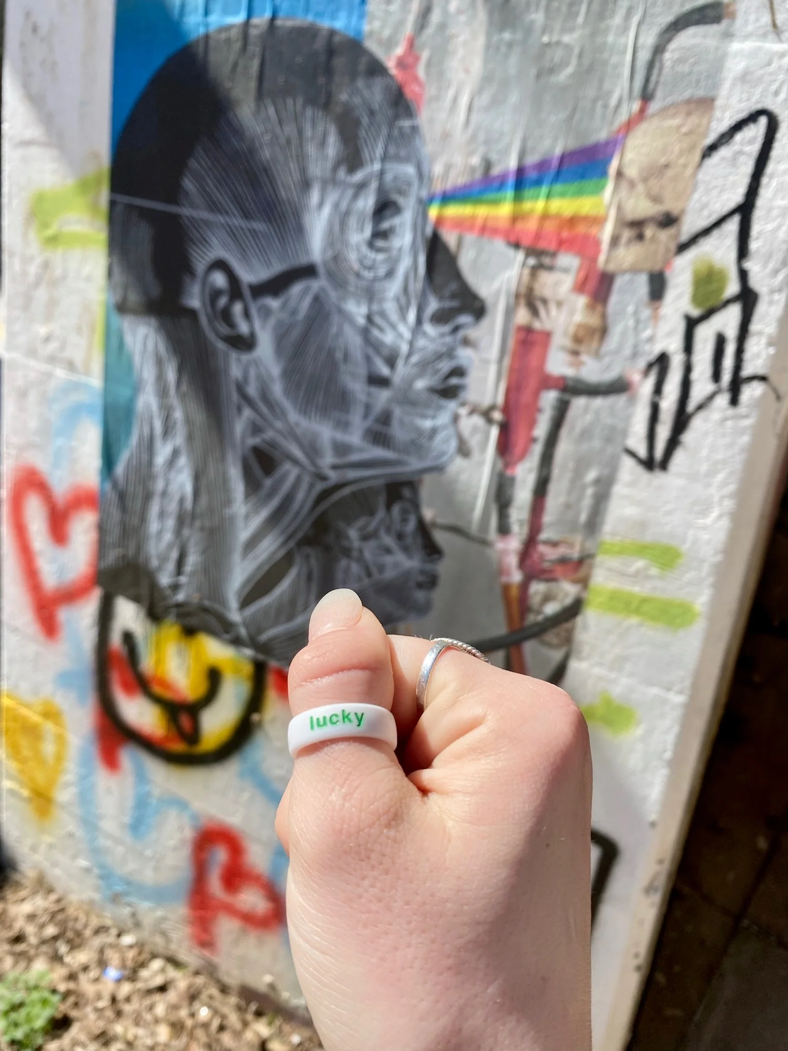 Flip Reversible lucky / kiss me ring white Ring - Image 10