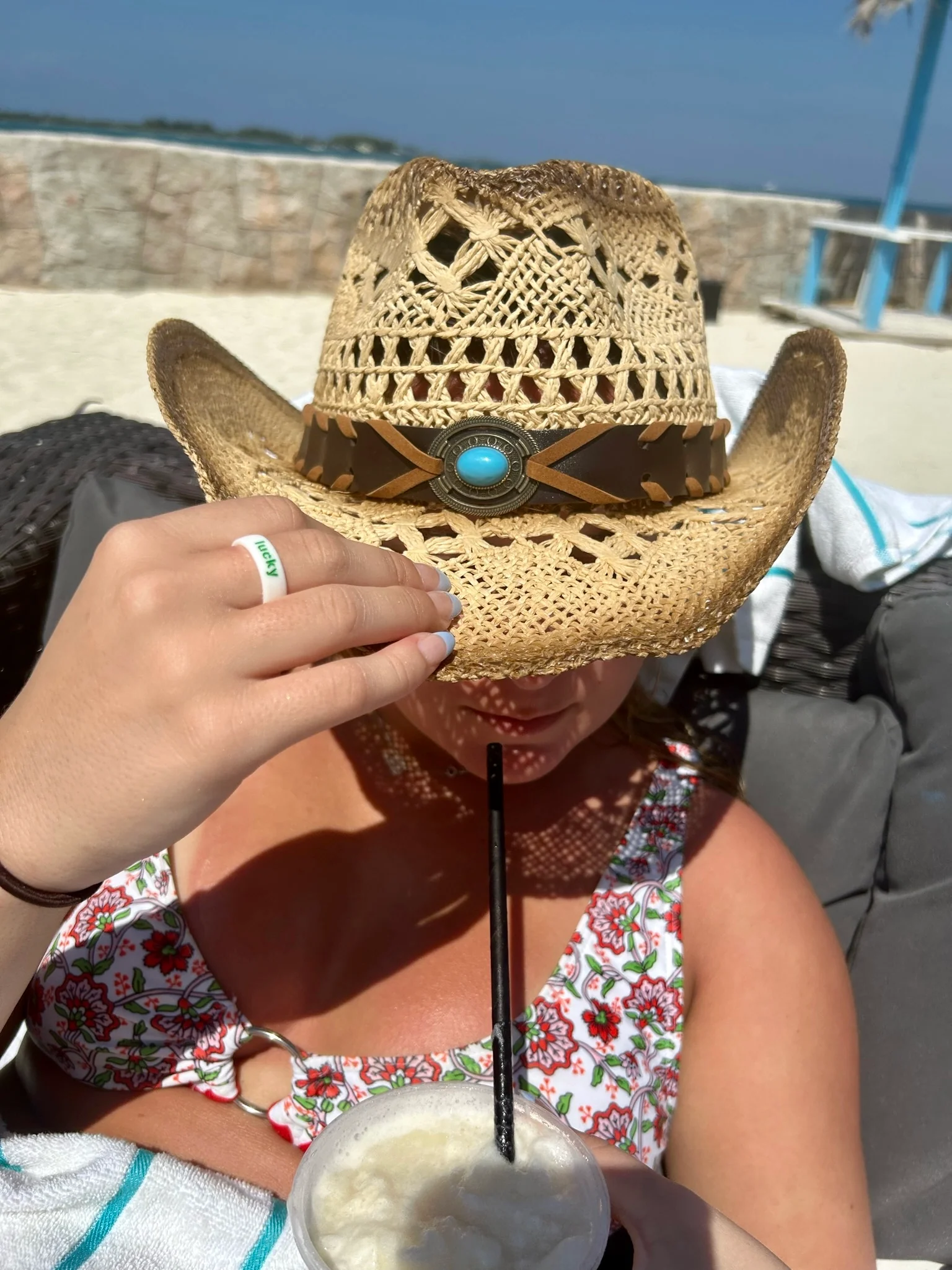 Flip Reversible lucky / kiss me ring white Ring - Image 12