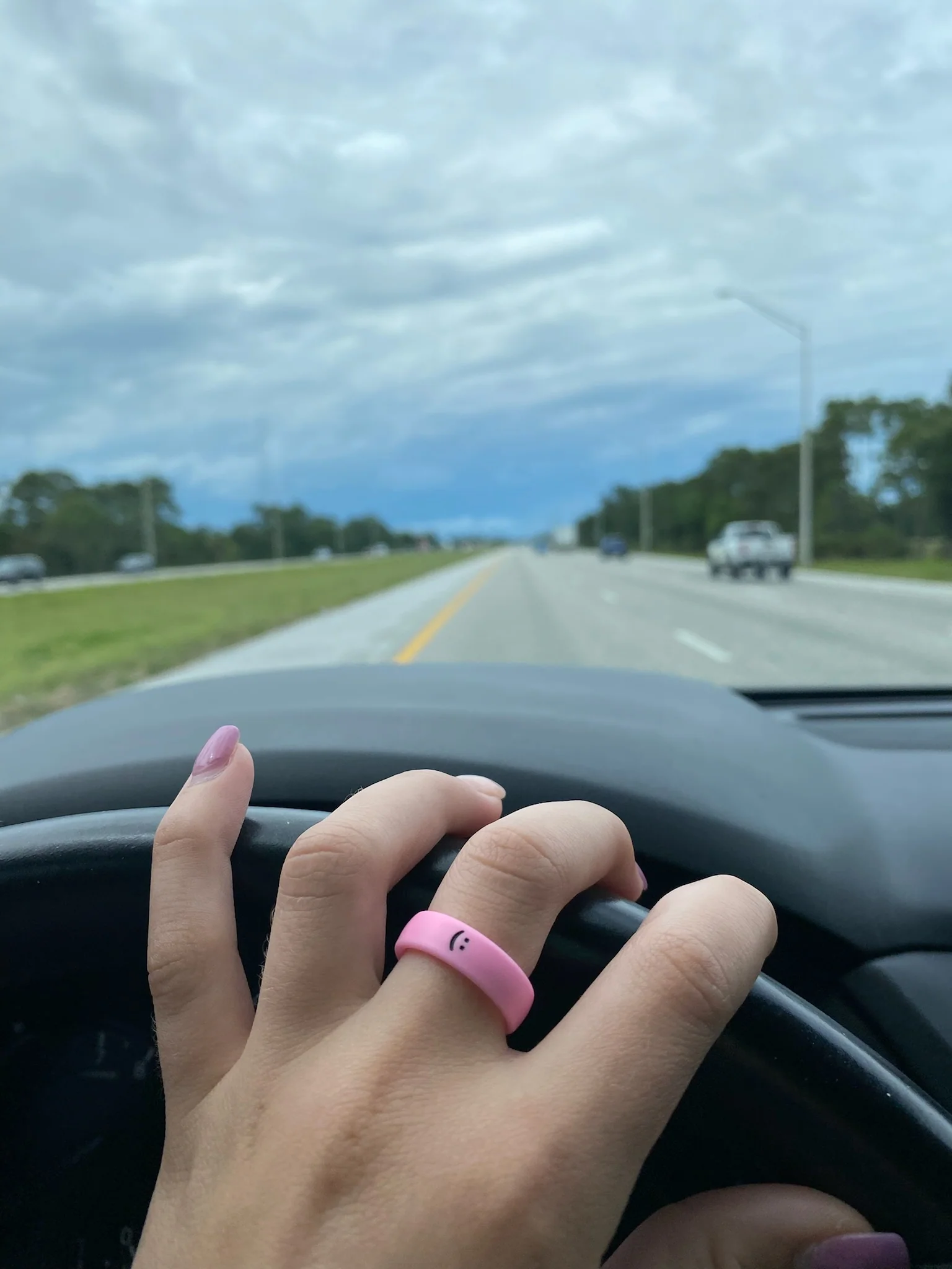 Flip Reversible smile / frown ring bubble gum - Image 11