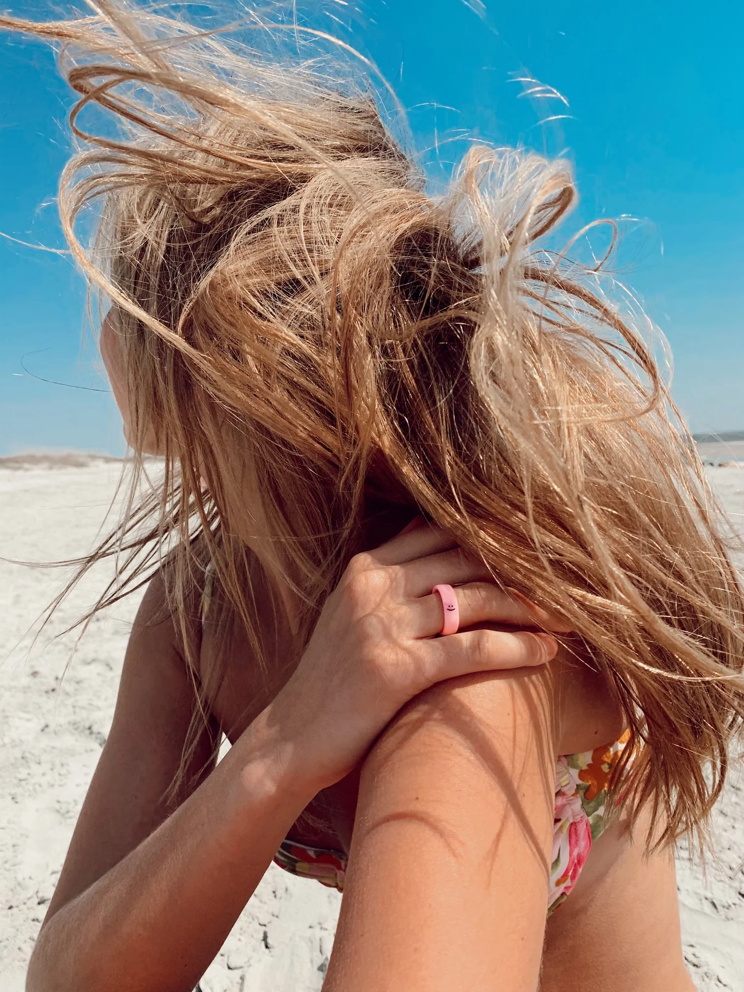 Flip Reversible smile / frown ring bubble gum - Image 3