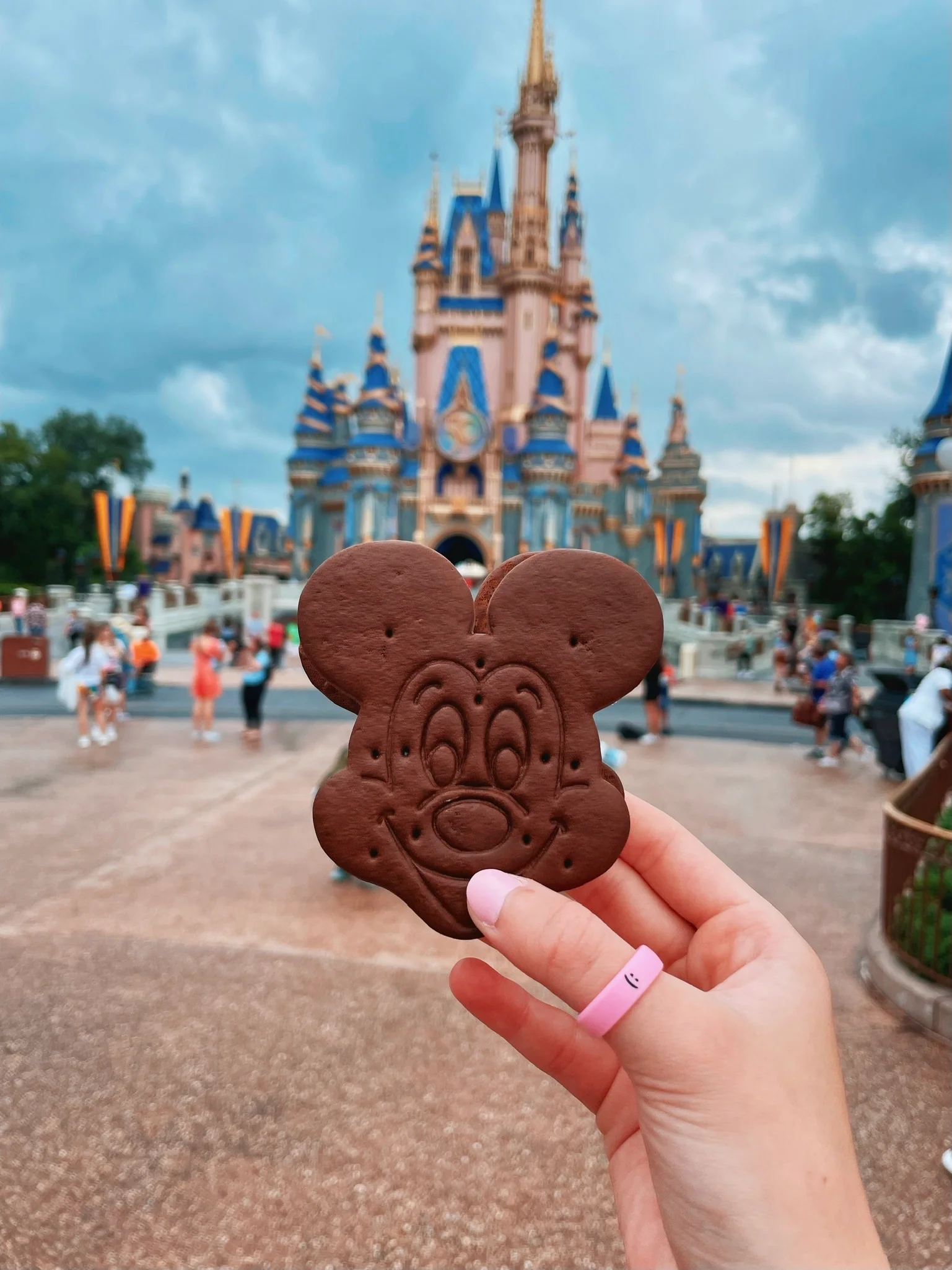 Flip Reversible smile / frown ring bubble gum - Image 8