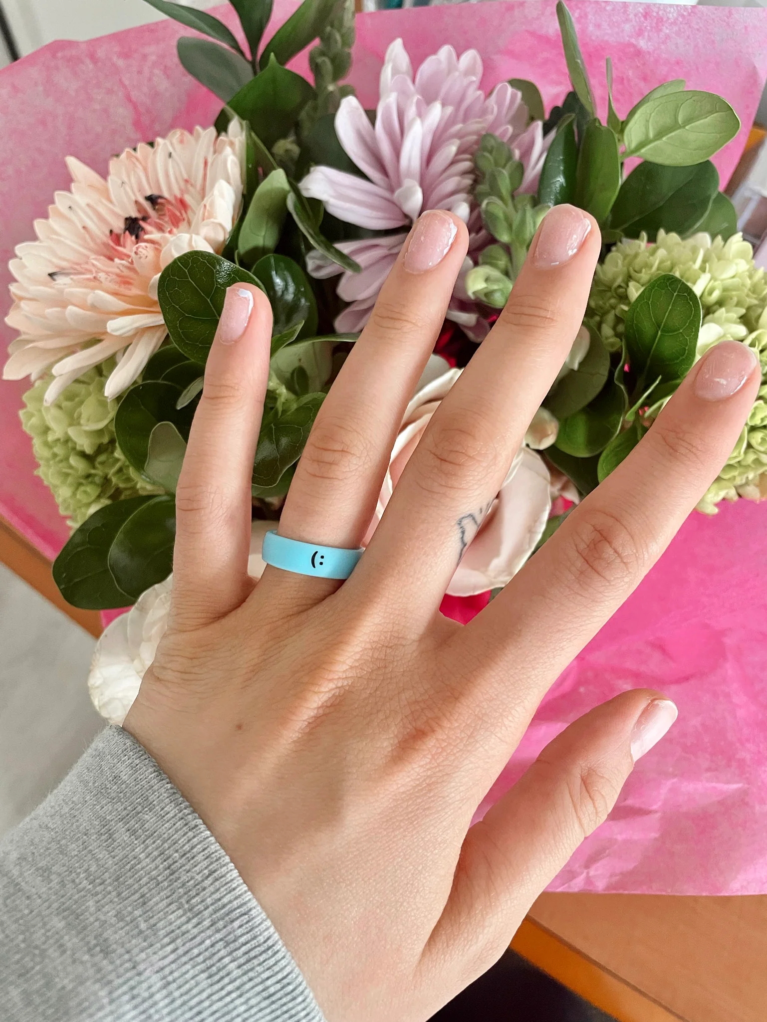 Flip Reversible smile / frown ring electric blue - Image 7