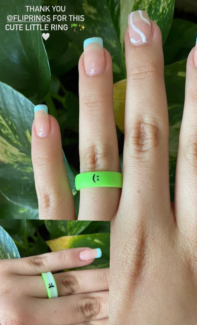 Flip Reversible smile / frown ring neon green - Image 6