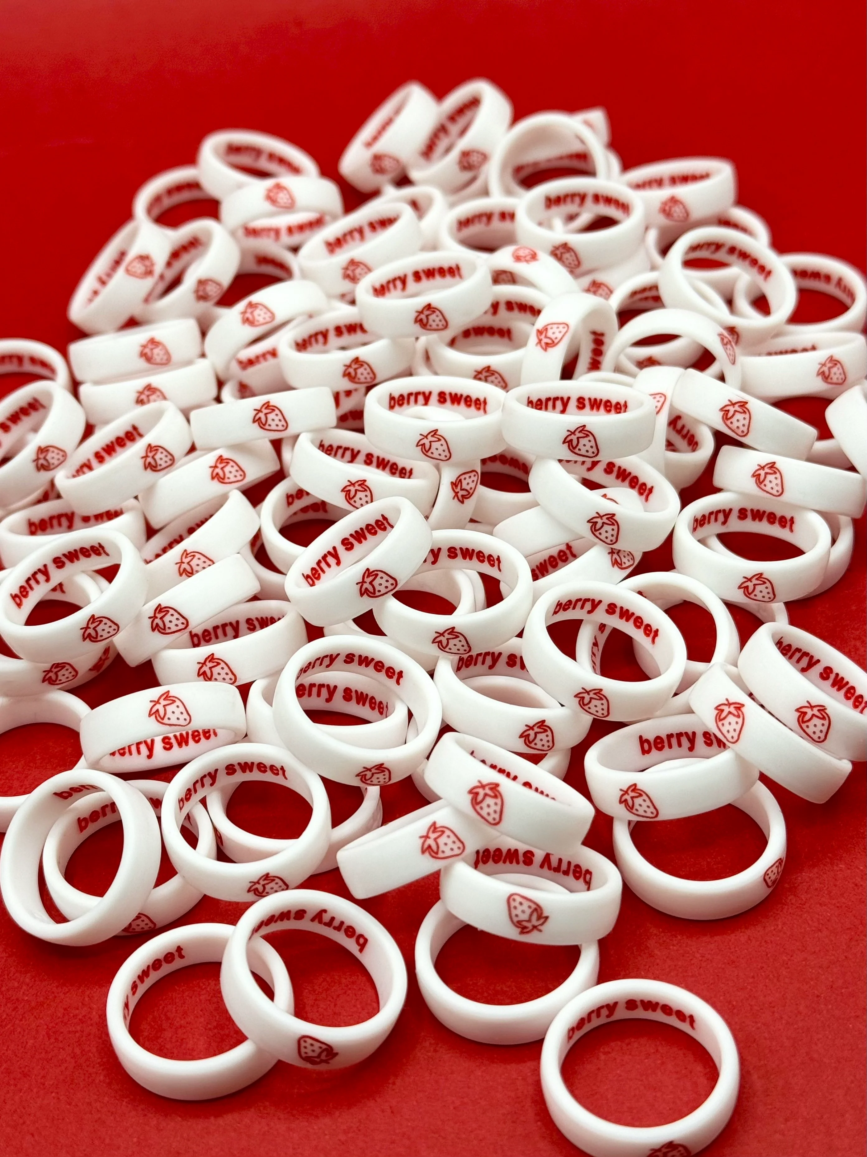 Flip Reversible strawberry / berry sweet ring - Image 3